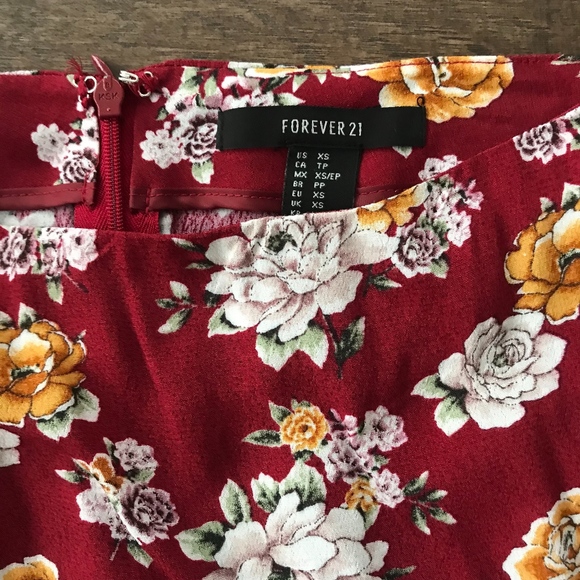 Forever 21 Floral Skirt - Picture 2 of 3